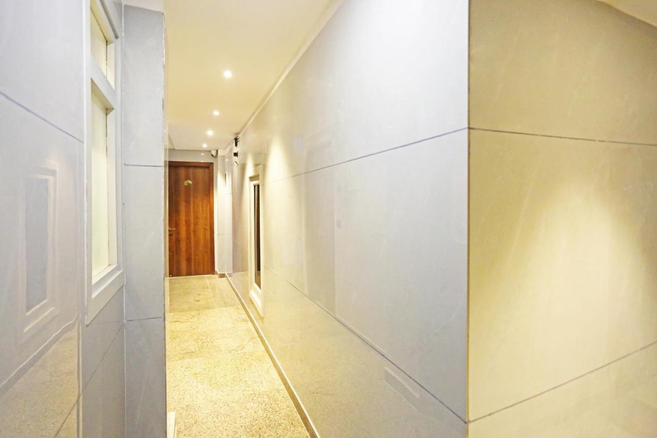 Hotel Preet Inn 05 Mints Walking Distance Nizamuddin Railway Station New Delhi Exterior foto