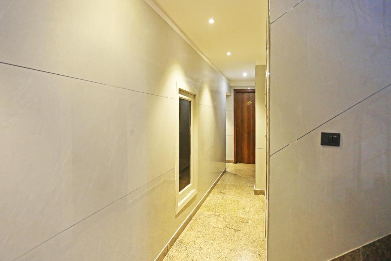 Hotel Preet Inn 05 Mints Walking Distance Nizamuddin Railway Station New Delhi Exterior foto